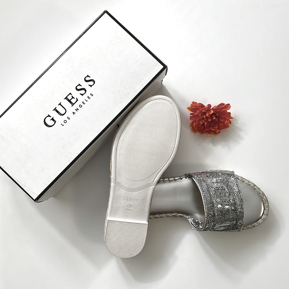 Guess embellished espadrille slides. - Picture 4 of 5